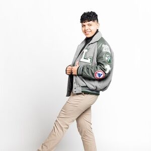 Meet your Posher, Raymond